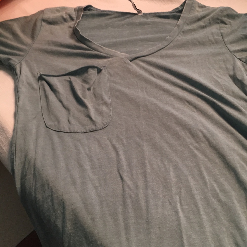 V Neck Z supply shirt size x-small